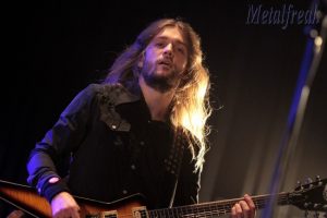 rising-steel-26-copier