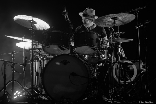 DIRTY SOUND MAGNET (1)