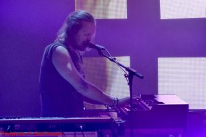 "Je chante mieux que Mikael !"