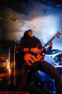 C'est peut-être un solo de basse, en tout cas ça fait jouir son exécuteur