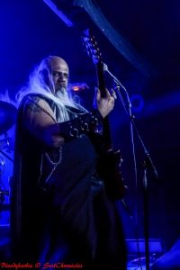 Ne le regardez pas dans les yeux, même sur photo !