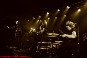 Et non il ne la demande pas en mariage !