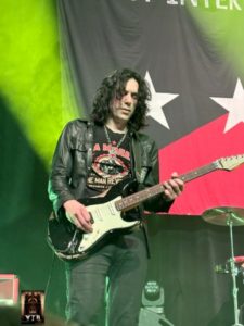 THE LAST INTERNATIONALE 31