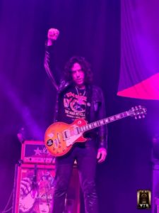 THE LAST INTERNATIONALE 39