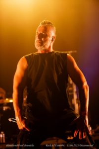 DISCONNECTED-02 - Copie