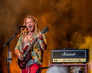 DSC01748_JoeyBertram_Tarzan&beachwaiters