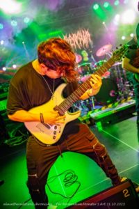 PER MOMENTUM.31.10.2025.Monster'S-12